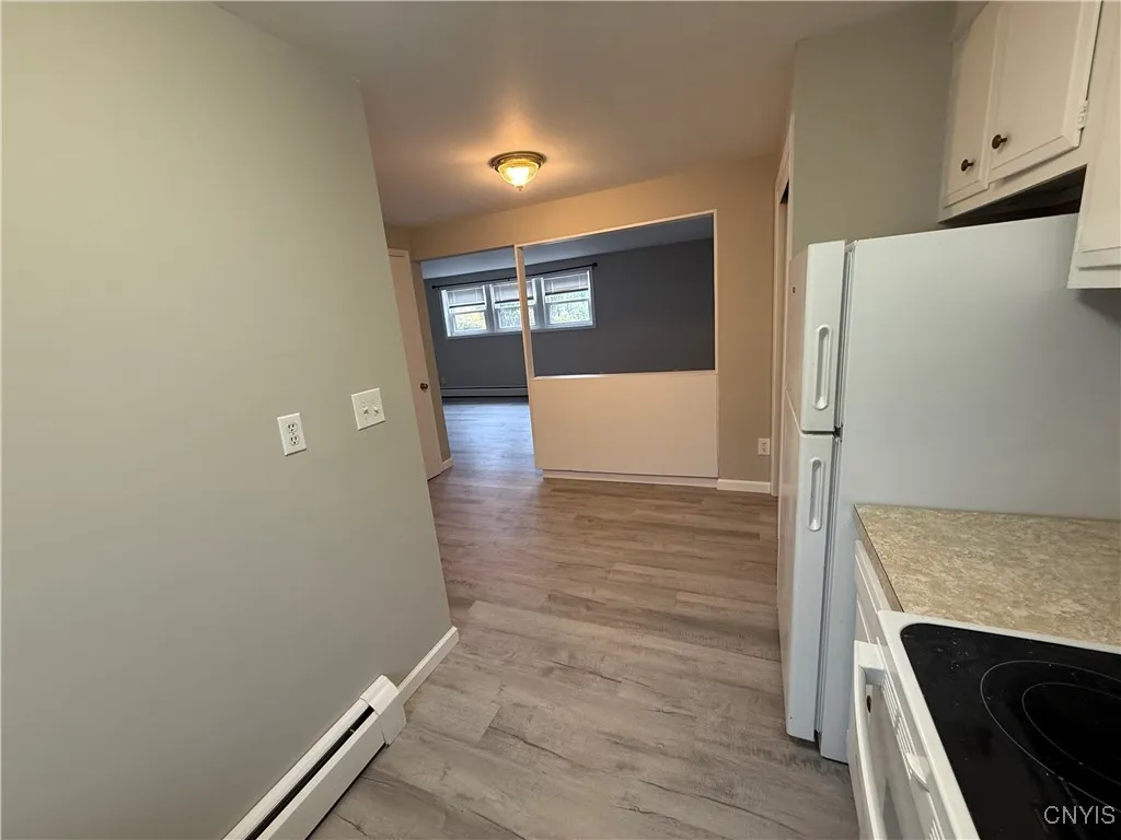 120 Hasbrouck Street 1, Syracuse, New York 13206, Syracuse, New York 13206, 1 Bedroom Bedrooms, 4 Rooms Rooms,1 BathroomBathrooms,Residential Lease,For Rent,120 Hasbrouck Street 1, Syracuse, New York 13206,0,S1643083