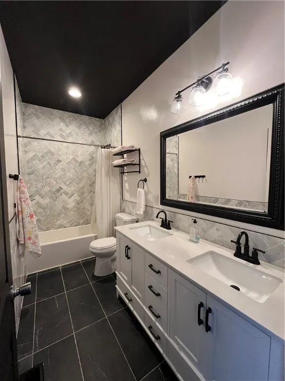 303 Wexford Lane, Horseheads, New York 14845, Horseheads, New York 14845, 4 Bedrooms Bedrooms, 13 Rooms Rooms,2 BathroomsBathrooms,Residential,For Sale,303 Wexford Lane, Horseheads, New York 14845,0,R1643088