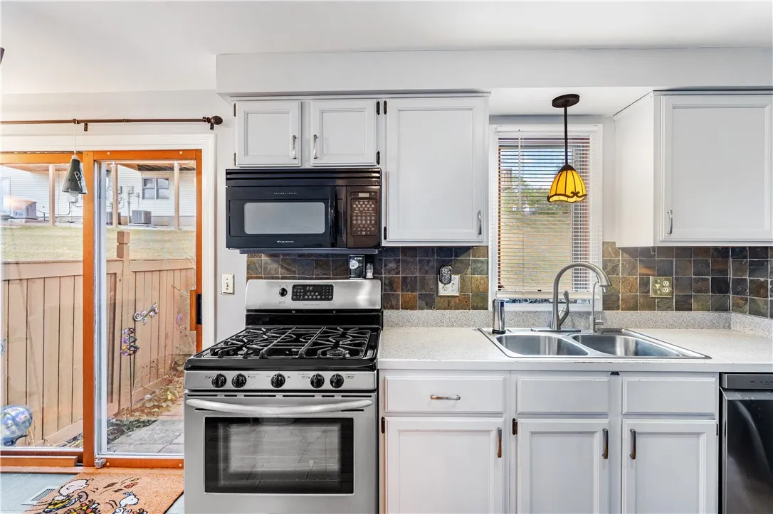 25 Great Meadow Circle 25, Chili, New York 14623, Chili, New York 14623, 2 Bedrooms Bedrooms, 5 Rooms Rooms,1 BathroomBathrooms,Residential,For Sale,25 Great Meadow Circle 25, Chili, New York 14623,0,R1642891