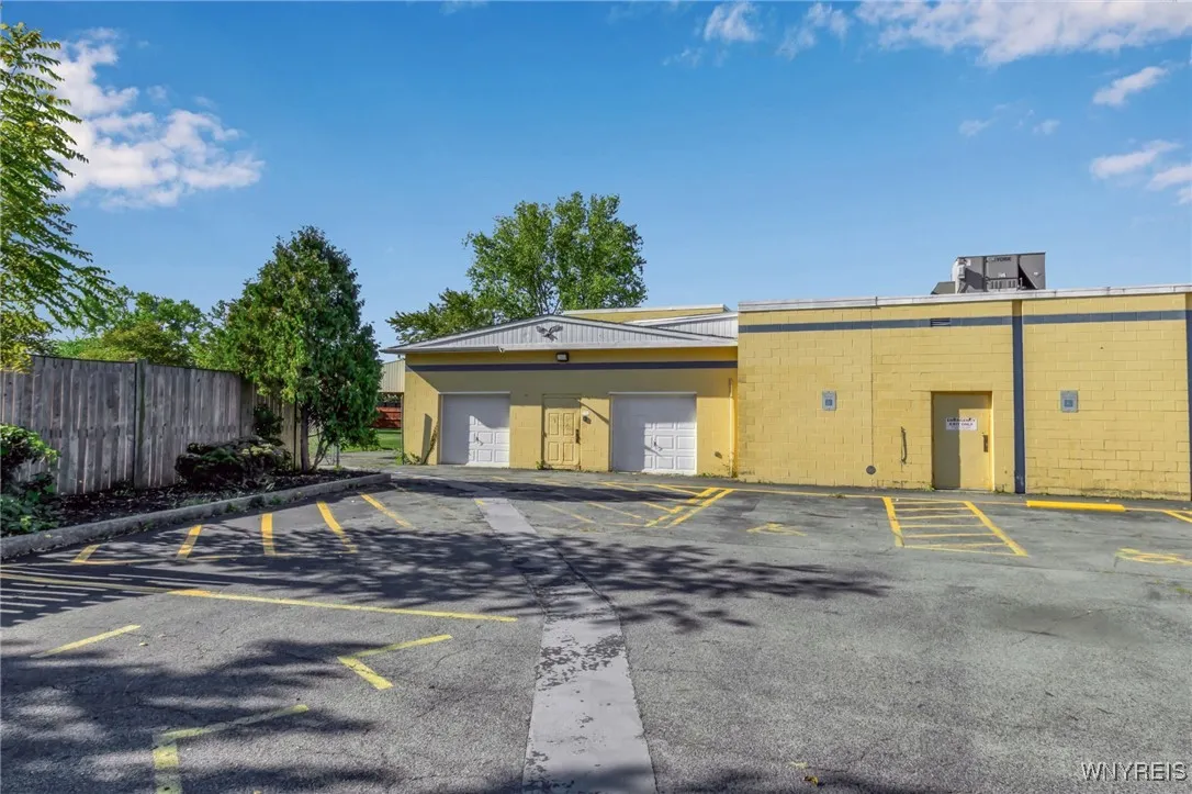533 Amherst Street, Buffalo, New York 14207, Buffalo, New York 14207, ,Commercial Lease,For Rent,533 Amherst Street, Buffalo, New York 14207,0,B1643212