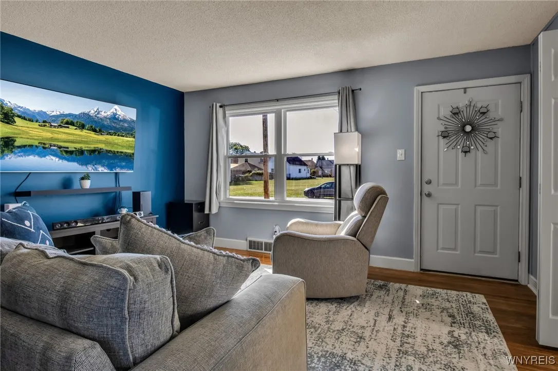 95 Fernwood Avenue, West Seneca, New York 14206, West Seneca, New York 14206, 2 Bedrooms Bedrooms, 4 Rooms Rooms,2 BathroomsBathrooms,Residential,For Sale,95 Fernwood Avenue, West Seneca, New York 14206,0,B1643143