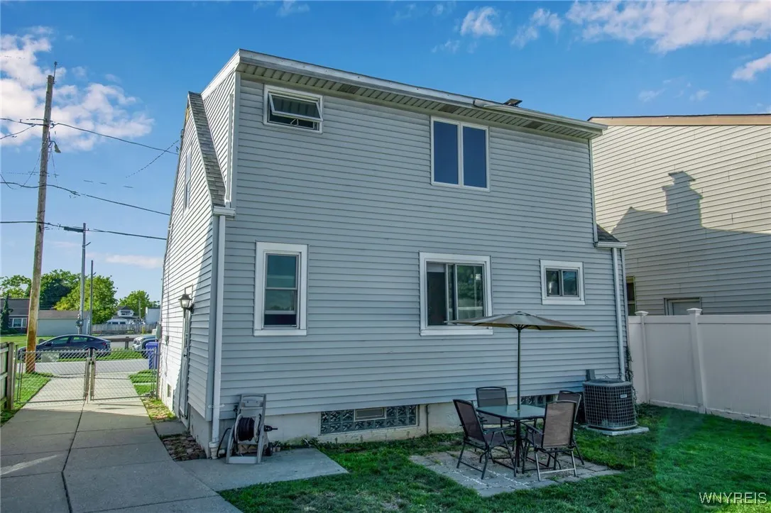 95 Fernwood Avenue, West Seneca, New York 14206, West Seneca, New York 14206, 2 Bedrooms Bedrooms, 4 Rooms Rooms,2 BathroomsBathrooms,Residential,For Sale,95 Fernwood Avenue, West Seneca, New York 14206,0,B1643143