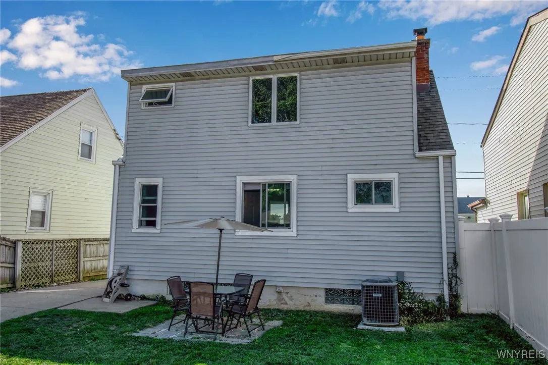 95 Fernwood Avenue, West Seneca, New York 14206, West Seneca, New York 14206, 2 Bedrooms Bedrooms, 4 Rooms Rooms,2 BathroomsBathrooms,Residential,For Sale,95 Fernwood Avenue, West Seneca, New York 14206,0,B1643143