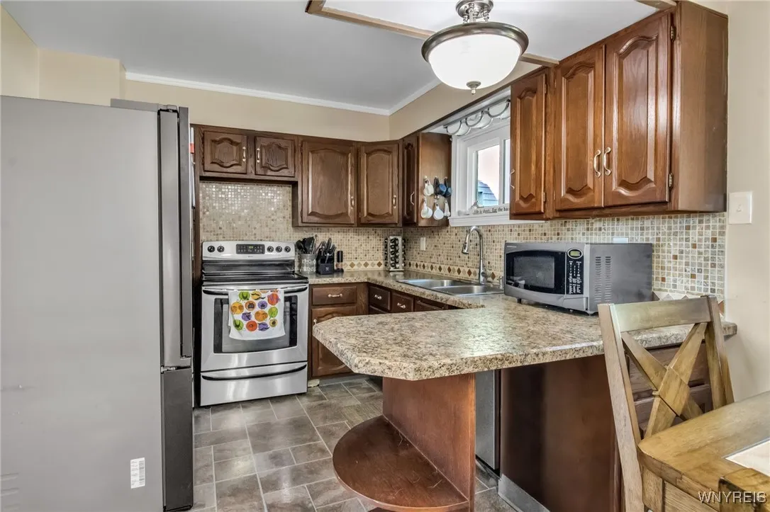 95 Fernwood Avenue, West Seneca, New York 14206, West Seneca, New York 14206, 2 Bedrooms Bedrooms, 4 Rooms Rooms,2 BathroomsBathrooms,Residential,For Sale,95 Fernwood Avenue, West Seneca, New York 14206,0,B1643143