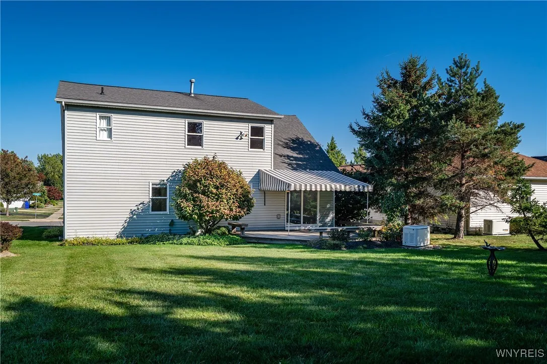 4202 Tisbury Lane, Hamburg, New York 14075, Hamburg, New York 14075, 3 Bedrooms Bedrooms, 6 Rooms Rooms,2 BathroomsBathrooms,Residential,For Sale,4202 Tisbury Lane, Hamburg, New York 14075,0,B1642291