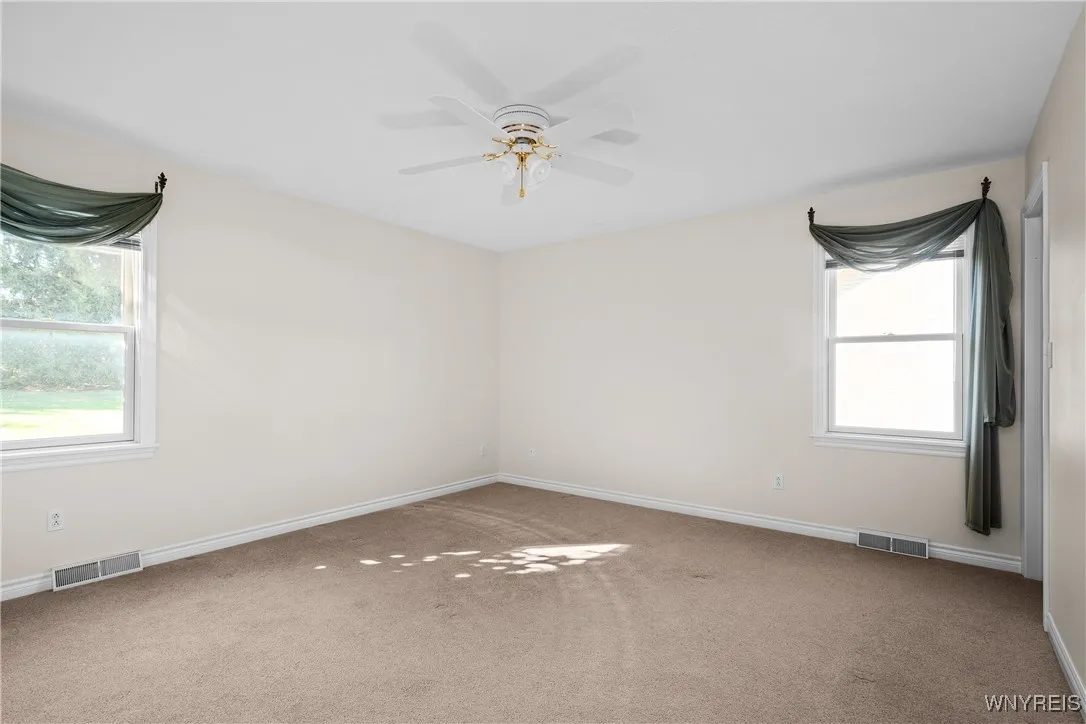 4202 Tisbury Lane, Hamburg, New York 14075, Hamburg, New York 14075, 3 Bedrooms Bedrooms, 6 Rooms Rooms,2 BathroomsBathrooms,Residential,For Sale,4202 Tisbury Lane, Hamburg, New York 14075,0,B1642291