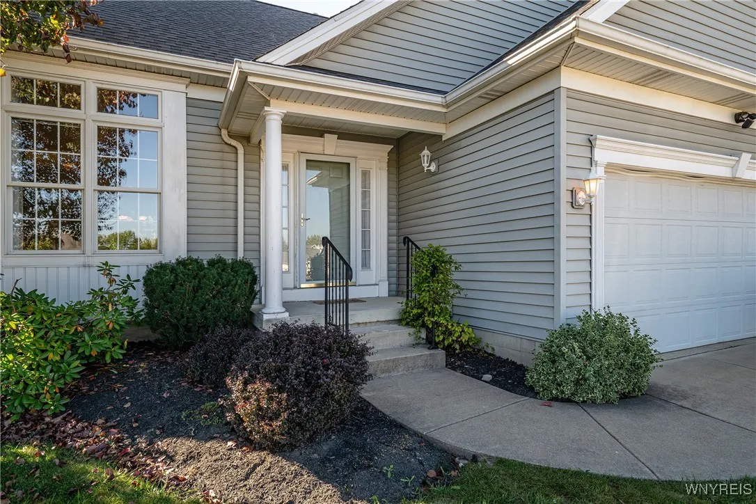 4202 Tisbury Lane, Hamburg, New York 14075, Hamburg, New York 14075, 3 Bedrooms Bedrooms, 6 Rooms Rooms,2 BathroomsBathrooms,Residential,For Sale,4202 Tisbury Lane, Hamburg, New York 14075,0,B1642291