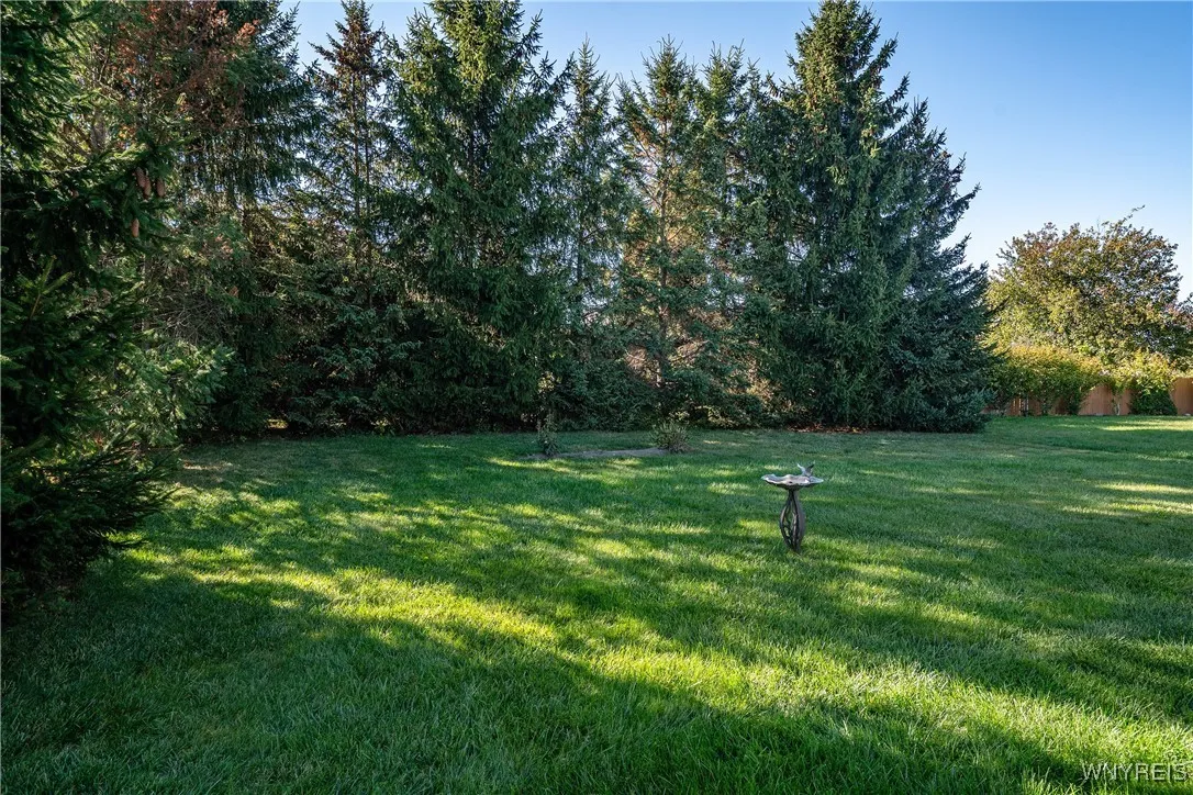 4202 Tisbury Lane, Hamburg, New York 14075, Hamburg, New York 14075, 3 Bedrooms Bedrooms, 6 Rooms Rooms,2 BathroomsBathrooms,Residential,For Sale,4202 Tisbury Lane, Hamburg, New York 14075,0,B1642291