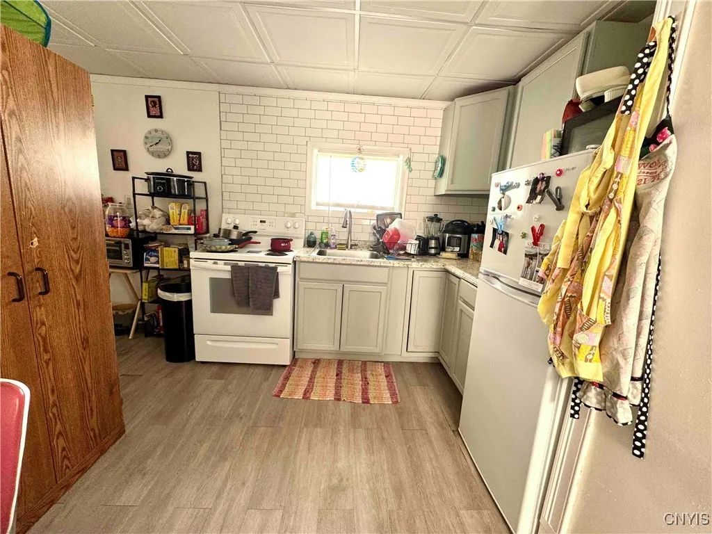 23 Chamberlain Street, Wellsville, New York 14895, Wellsville, New York 14895, 4 Bedrooms Bedrooms, 8 Rooms Rooms,2 BathroomsBathrooms,Residential,For Sale,23 Chamberlain Street, Wellsville, New York 14895,0,S1643251