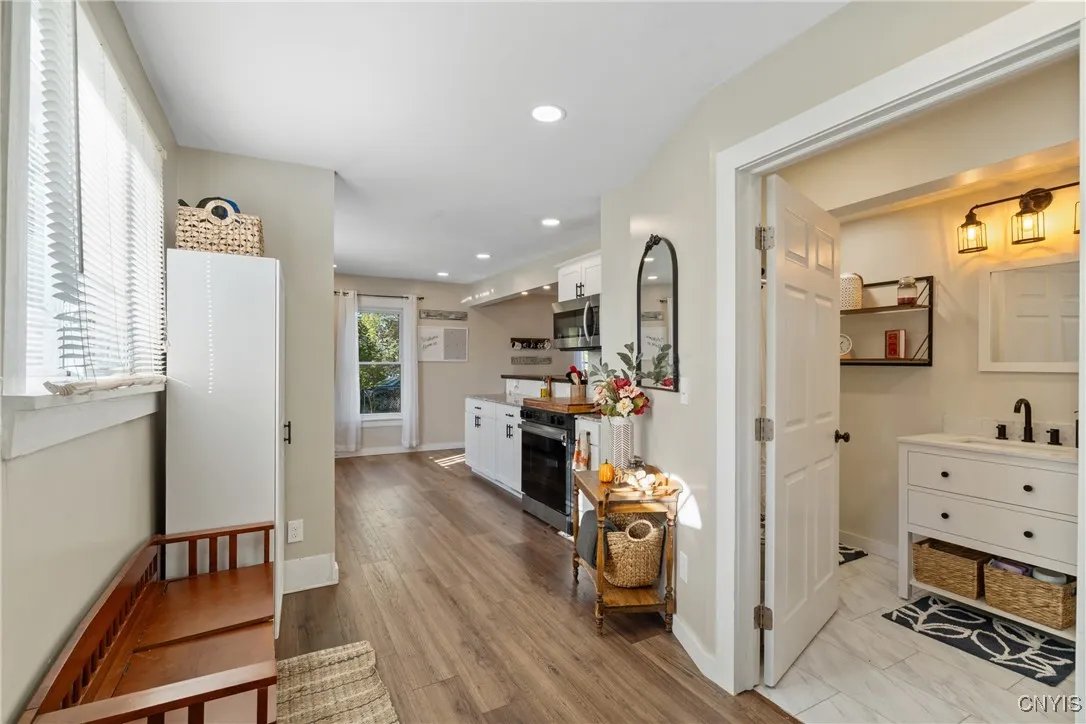 2895 State Route 48, Minetto, New York 13126, Minetto, New York 13126, 4 Bedrooms Bedrooms, 10 Rooms Rooms,3 BathroomsBathrooms,Residential,For Sale,2895 State Route 48, Minetto, New York 13126,0,S1643140