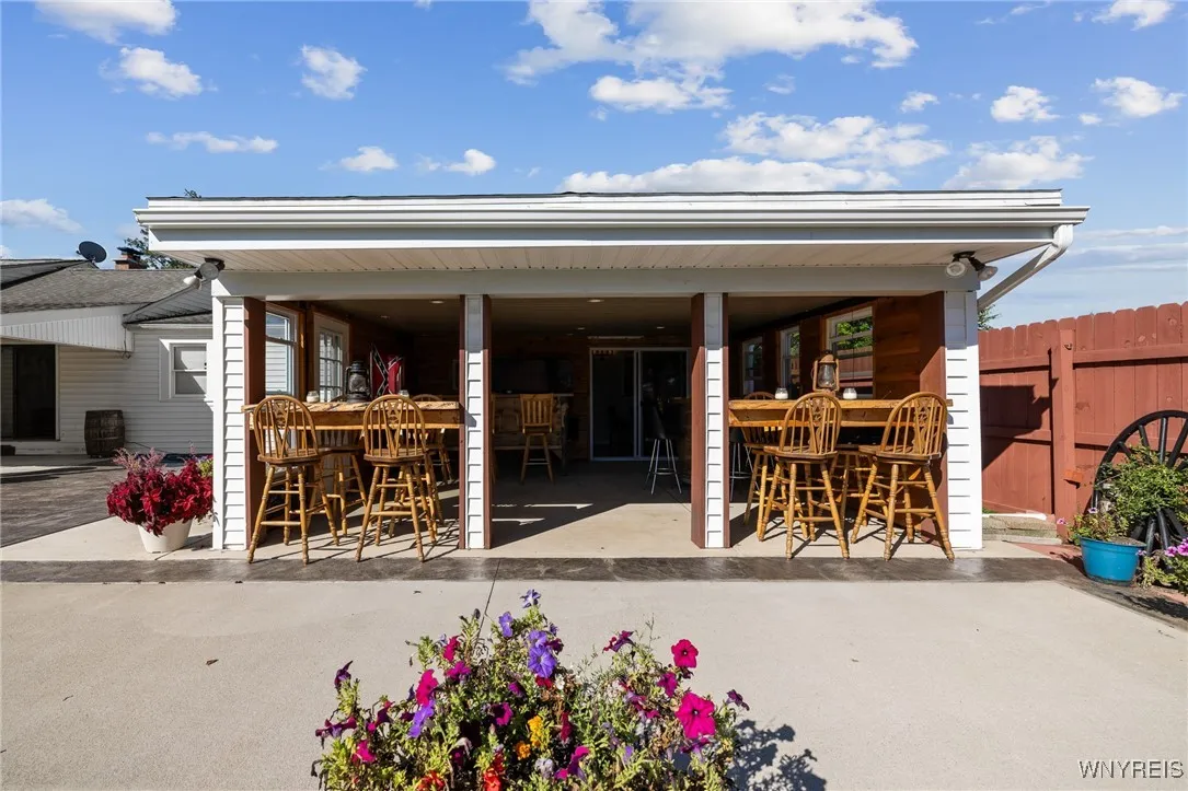 17 Redwood Drive 15, Cheektowaga, New York 14225, Cheektowaga, New York 14225, 5 Bedrooms Bedrooms, ,2 BathroomsBathrooms,Residential,For Sale,17 Redwood Drive 15, Cheektowaga, New York 14225,0,B1642089