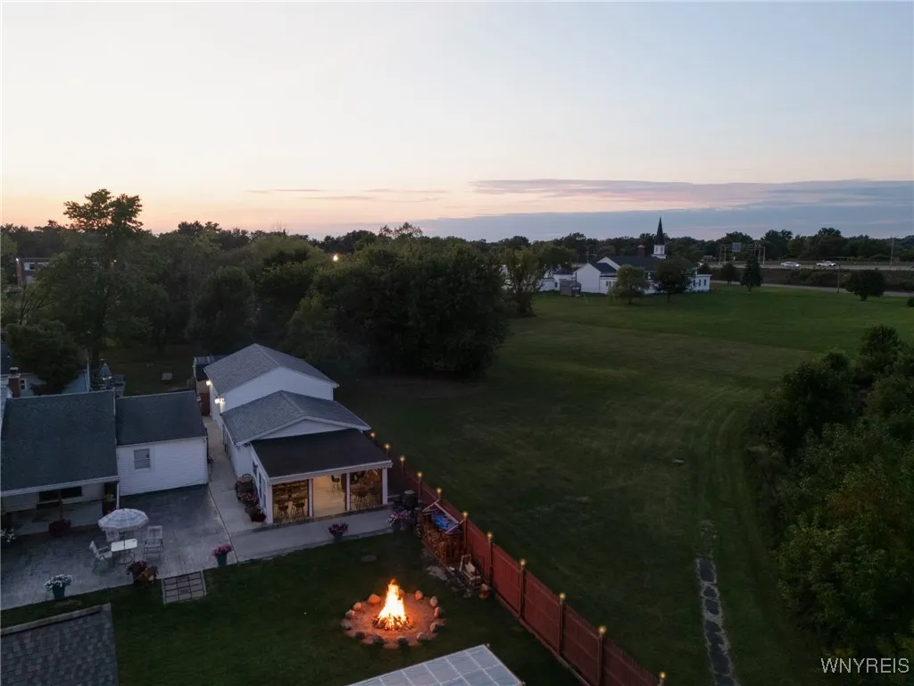 17 Redwood Drive 15, Cheektowaga, New York 14225, Cheektowaga, New York 14225, 5 Bedrooms Bedrooms, ,2 BathroomsBathrooms,Residential,For Sale,17 Redwood Drive 15, Cheektowaga, New York 14225,0,B1642089