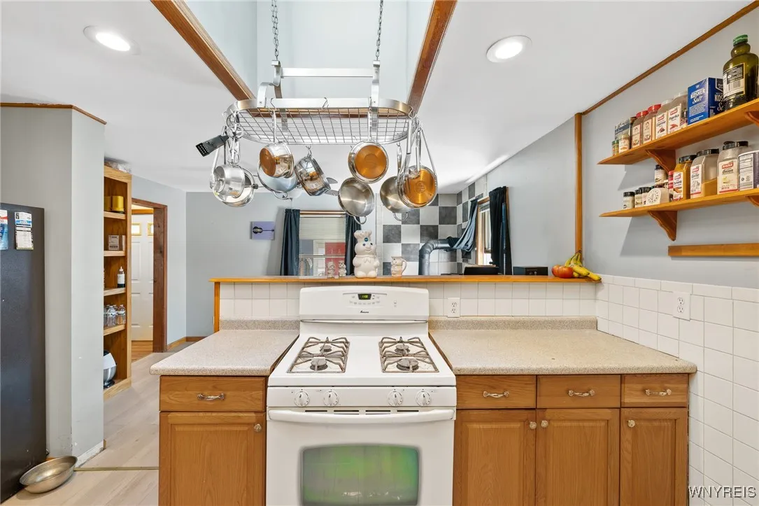 17 Redwood Drive 15, Cheektowaga, New York 14225, Cheektowaga, New York 14225, 5 Bedrooms Bedrooms, ,2 BathroomsBathrooms,Residential,For Sale,17 Redwood Drive 15, Cheektowaga, New York 14225,0,B1642089