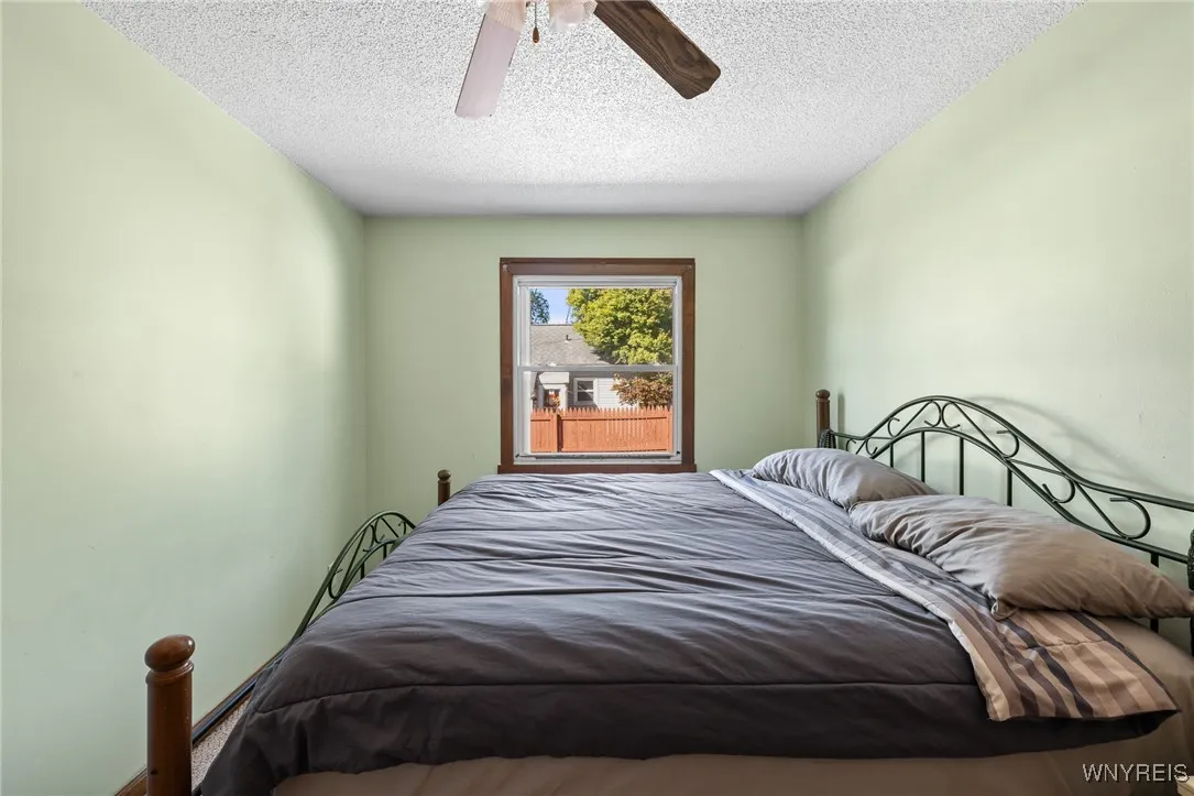 17 Redwood Drive 15, Cheektowaga, New York 14225, Cheektowaga, New York 14225, 5 Bedrooms Bedrooms, ,2 BathroomsBathrooms,Residential,For Sale,17 Redwood Drive 15, Cheektowaga, New York 14225,0,B1642089