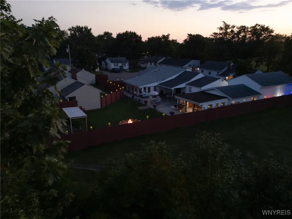 17 Redwood Drive 15, Cheektowaga, New York 14225, Cheektowaga, New York 14225, 5 Bedrooms Bedrooms, ,2 BathroomsBathrooms,Residential,For Sale,17 Redwood Drive 15, Cheektowaga, New York 14225,0,B1642089