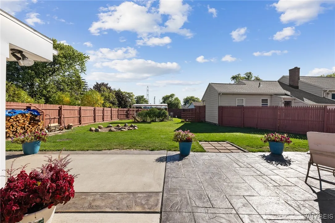 17 Redwood Drive 15, Cheektowaga, New York 14225, Cheektowaga, New York 14225, 5 Bedrooms Bedrooms, ,2 BathroomsBathrooms,Residential,For Sale,17 Redwood Drive 15, Cheektowaga, New York 14225,0,B1642089