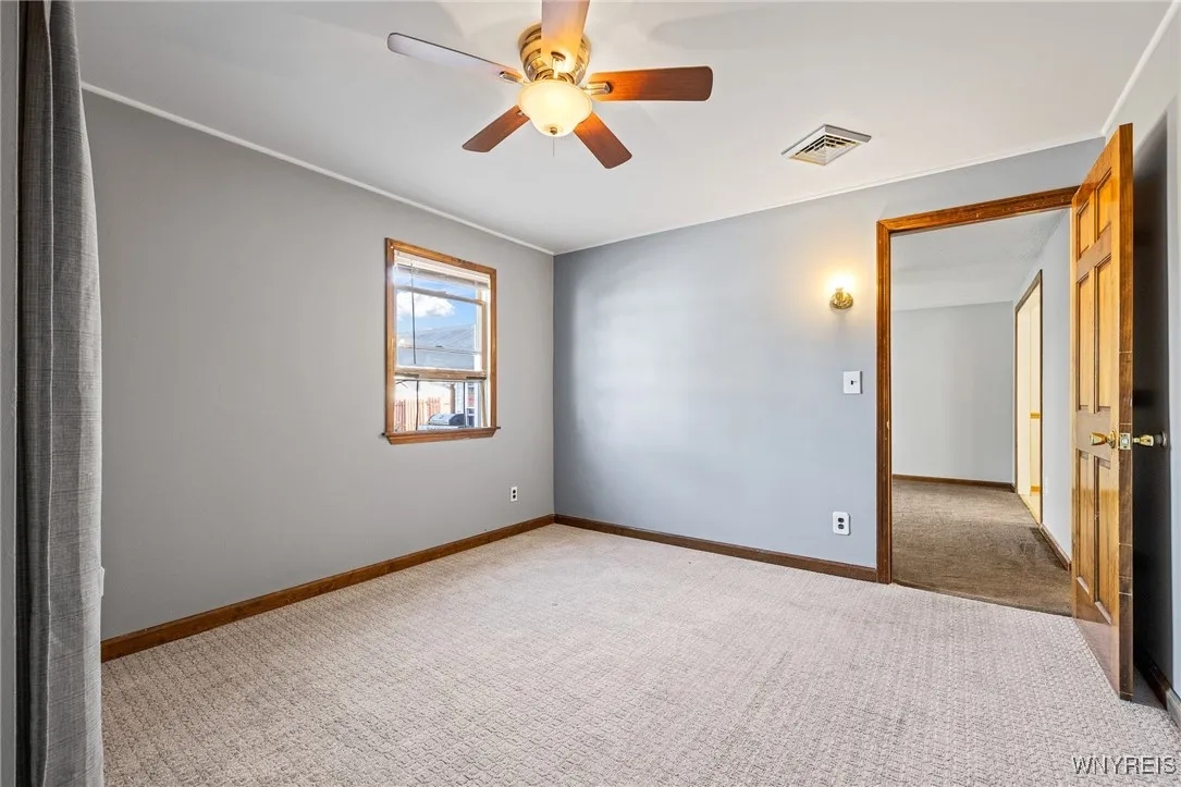 17 Redwood Drive 15, Cheektowaga, New York 14225, Cheektowaga, New York 14225, 5 Bedrooms Bedrooms, ,2 BathroomsBathrooms,Residential,For Sale,17 Redwood Drive 15, Cheektowaga, New York 14225,0,B1642089