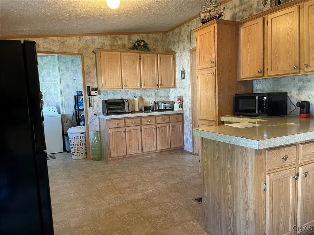 2800 Landsend, Clay, New York 13090, Clay, New York 13090, 3 Bedrooms Bedrooms, 7 Rooms Rooms,2 BathroomsBathrooms,Residential,For Sale,2800 Landsend, Clay, New York 13090,0,S1642459