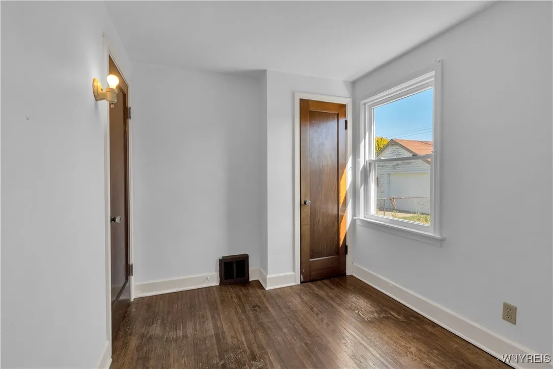 77 Pontiac Street, Buffalo, New York 14206, Buffalo, New York 14206, 4 Bedrooms Bedrooms, ,2 BathroomsBathrooms,Residential,For Sale,77 Pontiac Street, Buffalo, New York 14206,0,B1642903
