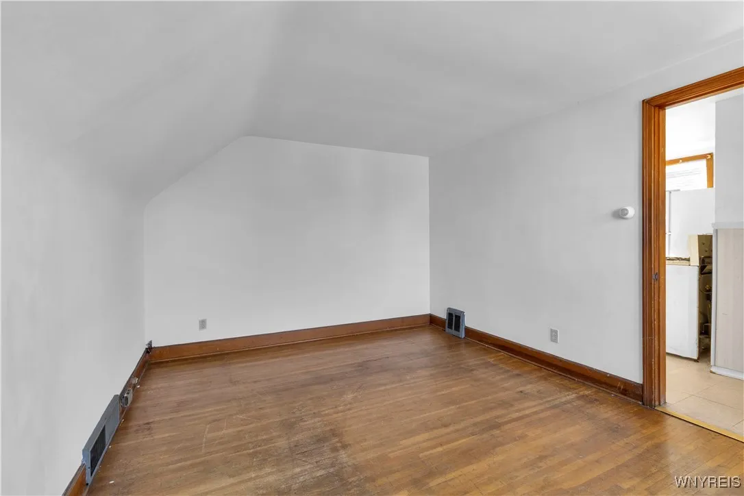 77 Pontiac Street, Buffalo, New York 14206, Buffalo, New York 14206, 4 Bedrooms Bedrooms, ,2 BathroomsBathrooms,Residential,For Sale,77 Pontiac Street, Buffalo, New York 14206,0,B1642903