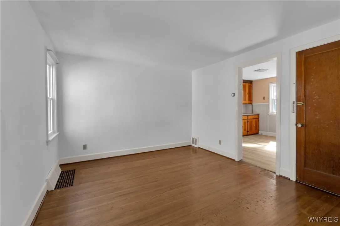 77 Pontiac Street, Buffalo, New York 14206, Buffalo, New York 14206, 4 Bedrooms Bedrooms, ,2 BathroomsBathrooms,Residential,For Sale,77 Pontiac Street, Buffalo, New York 14206,0,B1642903