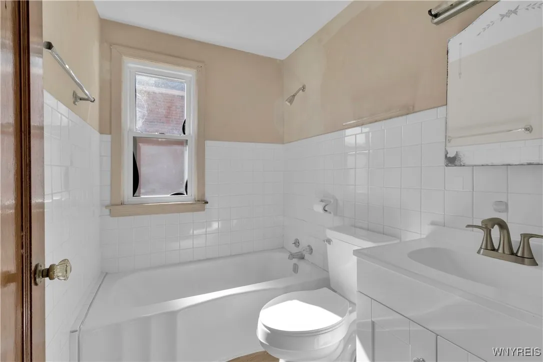 77 Pontiac Street, Buffalo, New York 14206, Buffalo, New York 14206, 4 Bedrooms Bedrooms, ,2 BathroomsBathrooms,Residential,For Sale,77 Pontiac Street, Buffalo, New York 14206,0,B1642903