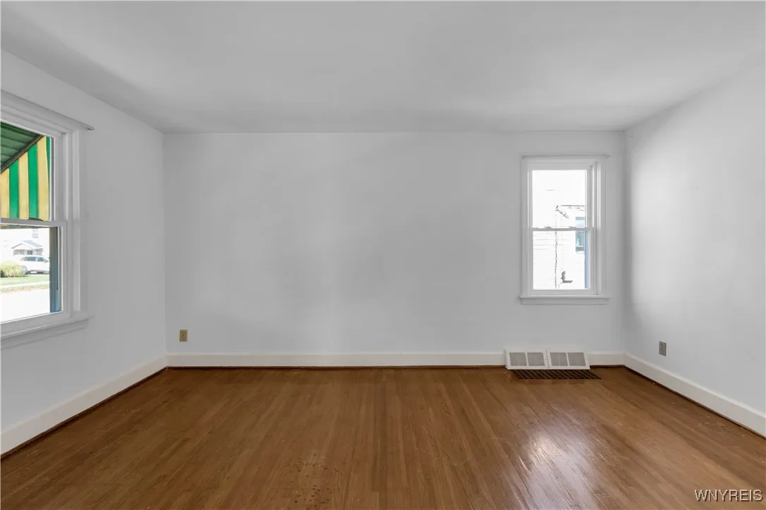 77 Pontiac Street, Buffalo, New York 14206, Buffalo, New York 14206, 4 Bedrooms Bedrooms, ,2 BathroomsBathrooms,Residential,For Sale,77 Pontiac Street, Buffalo, New York 14206,0,B1642903