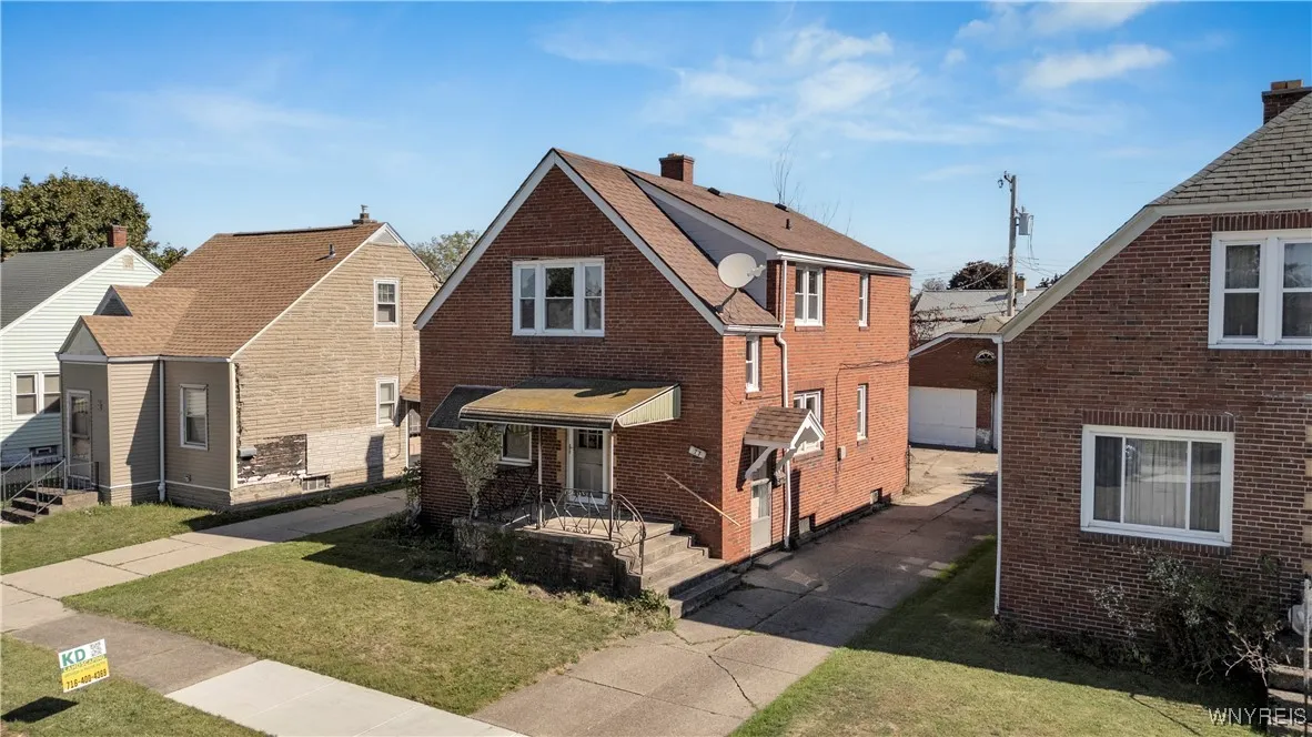 77 Pontiac Street, Buffalo, New York 14206, Buffalo, New York 14206, 4 Bedrooms Bedrooms, ,2 BathroomsBathrooms,Residential,For Sale,77 Pontiac Street, Buffalo, New York 14206,0,B1642903