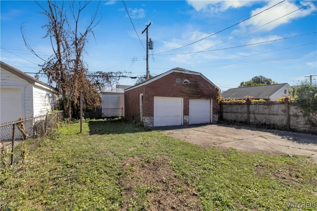 77 Pontiac Street, Buffalo, New York 14206, Buffalo, New York 14206, 4 Bedrooms Bedrooms, ,2 BathroomsBathrooms,Residential,For Sale,77 Pontiac Street, Buffalo, New York 14206,0,B1642903