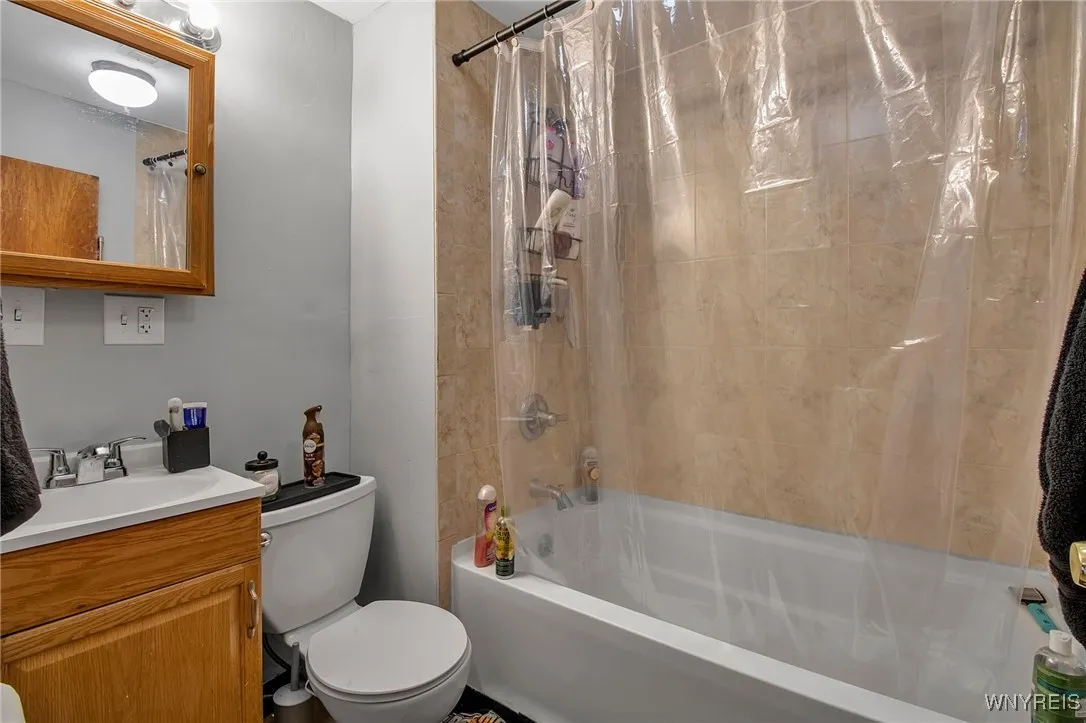 52 Locust Street, Buffalo, New York 14204, Buffalo, New York 14204, 5 Bedrooms Bedrooms, ,Multi Family,For Sale,52 Locust Street, Buffalo, New York 14204,0,B1642895