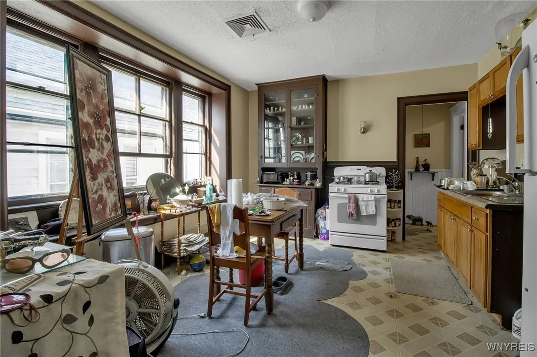 52 Locust Street, Buffalo, New York 14204, Buffalo, New York 14204, 5 Bedrooms Bedrooms, ,Multi Family,For Sale,52 Locust Street, Buffalo, New York 14204,0,B1642895