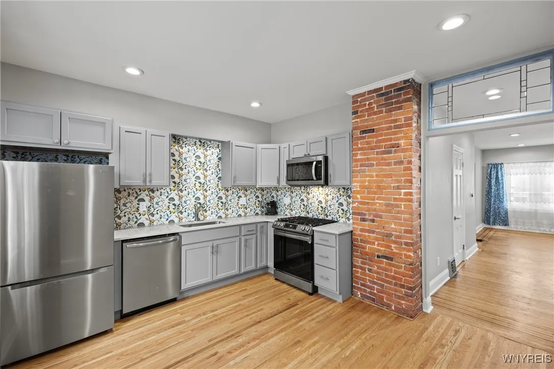 11 Baynes Street, Buffalo, New York 14213, Buffalo, New York 14213, 3 Bedrooms Bedrooms, 9 Rooms Rooms,2 BathroomsBathrooms,Residential Lease,For Rent,11 Baynes Street, Buffalo, New York 14213,0,B1643237