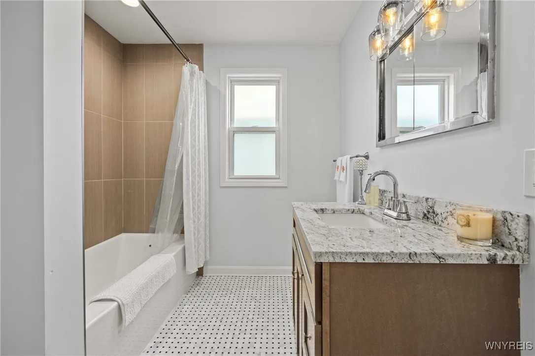 11 Baynes Street, Buffalo, New York 14213, Buffalo, New York 14213, 3 Bedrooms Bedrooms, 9 Rooms Rooms,2 BathroomsBathrooms,Residential Lease,For Rent,11 Baynes Street, Buffalo, New York 14213,0,B1643237