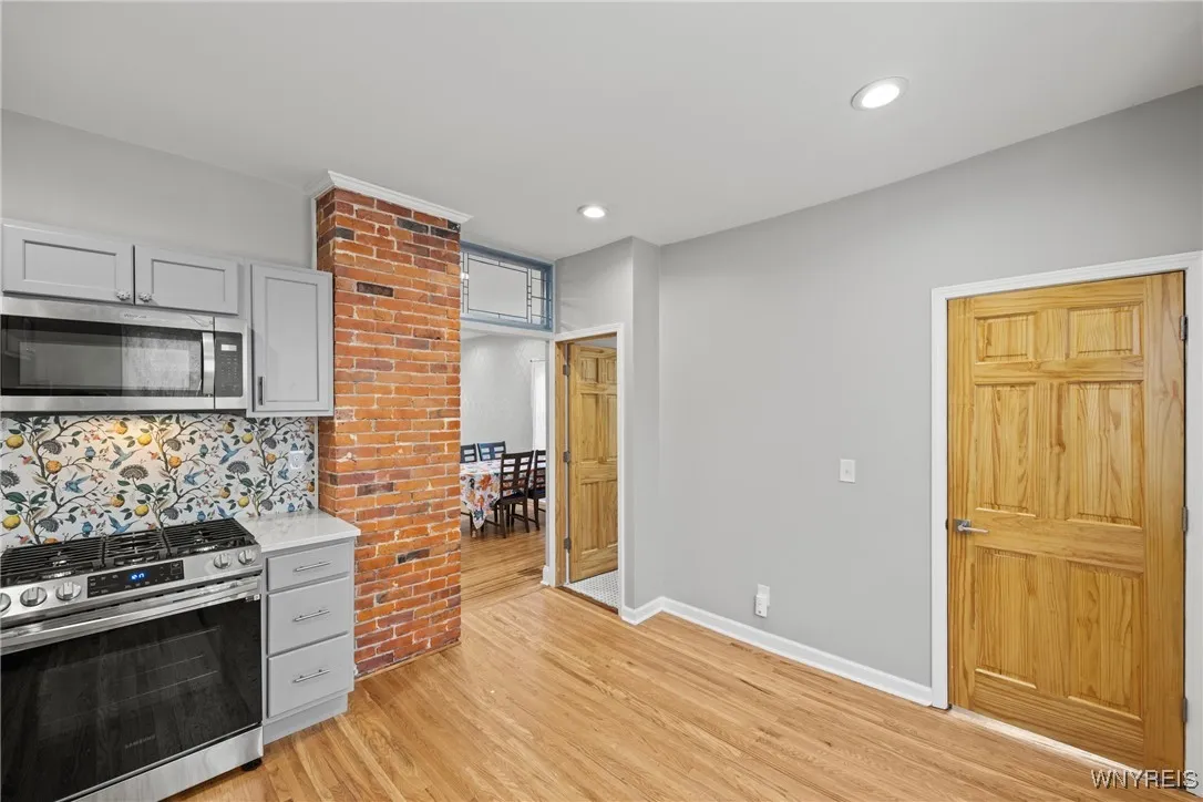 11 Baynes Street, Buffalo, New York 14213, Buffalo, New York 14213, 3 Bedrooms Bedrooms, 9 Rooms Rooms,2 BathroomsBathrooms,Residential Lease,For Rent,11 Baynes Street, Buffalo, New York 14213,0,B1643237