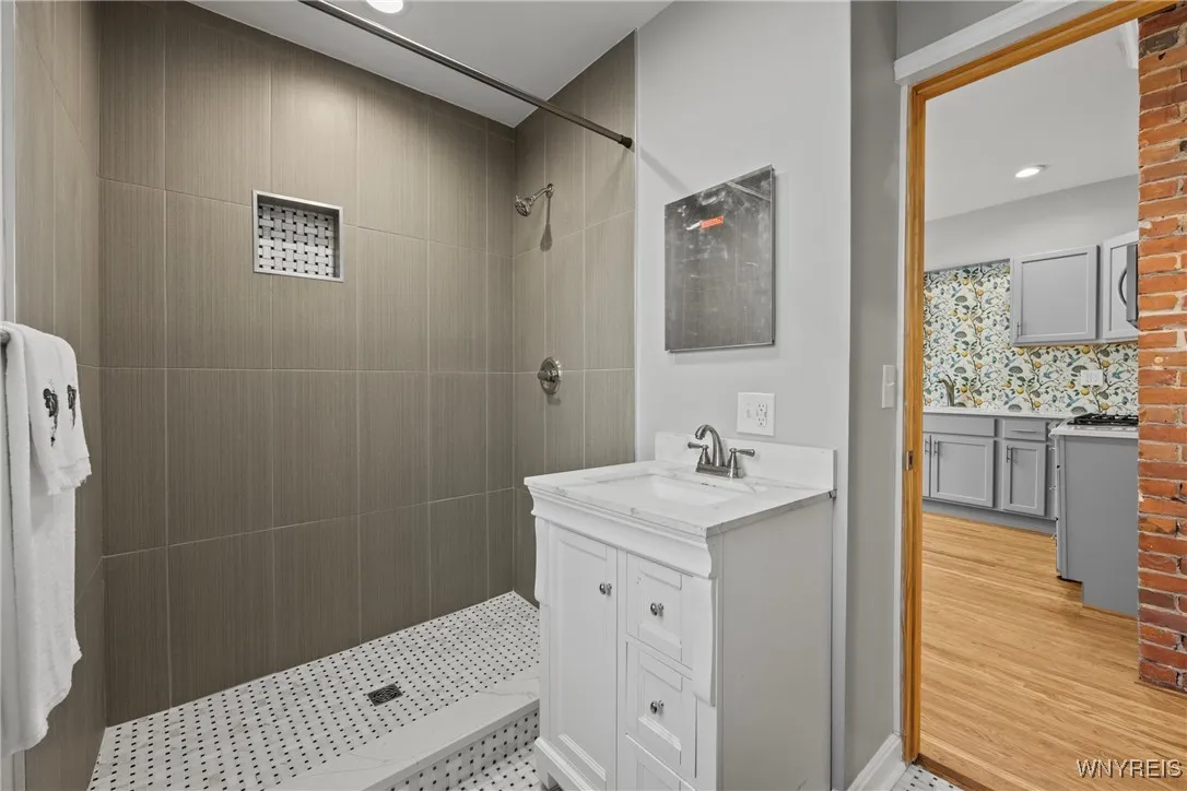 11 Baynes Street, Buffalo, New York 14213, Buffalo, New York 14213, 3 Bedrooms Bedrooms, 9 Rooms Rooms,2 BathroomsBathrooms,Residential Lease,For Rent,11 Baynes Street, Buffalo, New York 14213,0,B1643237
