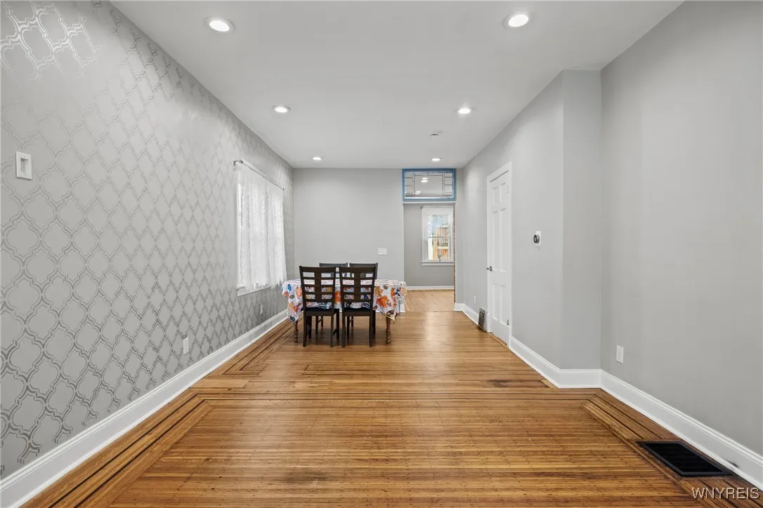 11 Baynes Street, Buffalo, New York 14213, Buffalo, New York 14213, 3 Bedrooms Bedrooms, 9 Rooms Rooms,2 BathroomsBathrooms,Residential Lease,For Rent,11 Baynes Street, Buffalo, New York 14213,0,B1643237