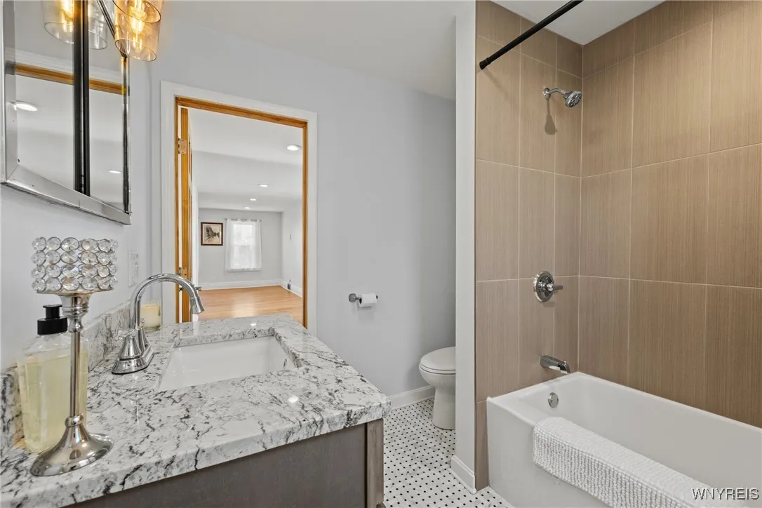 11 Baynes Street, Buffalo, New York 14213, Buffalo, New York 14213, 3 Bedrooms Bedrooms, 9 Rooms Rooms,2 BathroomsBathrooms,Residential Lease,For Rent,11 Baynes Street, Buffalo, New York 14213,0,B1643237