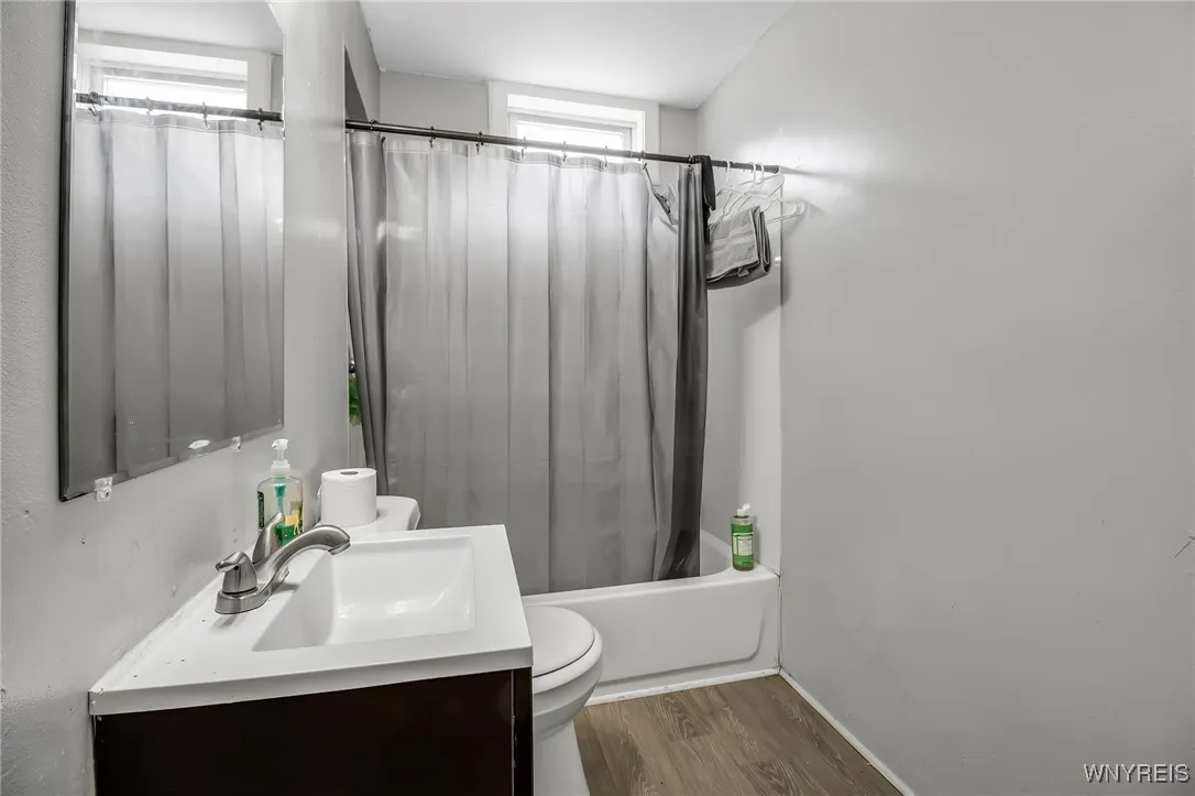 125 Hertel Avenue, Buffalo, New York 14207, Buffalo, New York 14207, 6 Bedrooms Bedrooms, ,4 BathroomsBathrooms,Residential,For Sale,125 Hertel Avenue, Buffalo, New York 14207,0,B1642911