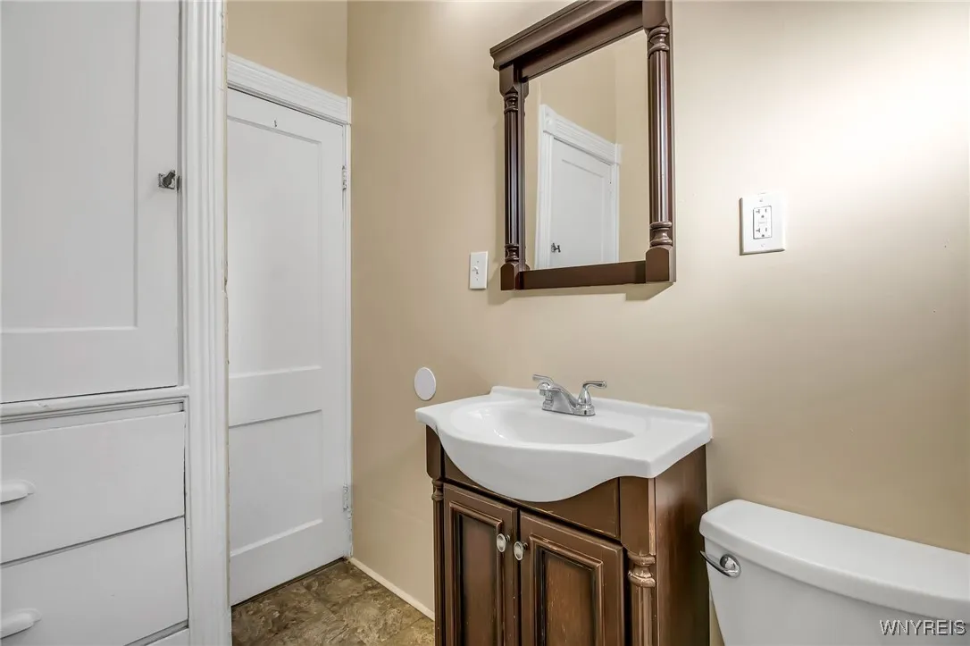 125 Hertel Avenue, Buffalo, New York 14207, Buffalo, New York 14207, 6 Bedrooms Bedrooms, ,4 BathroomsBathrooms,Residential,For Sale,125 Hertel Avenue, Buffalo, New York 14207,0,B1642911