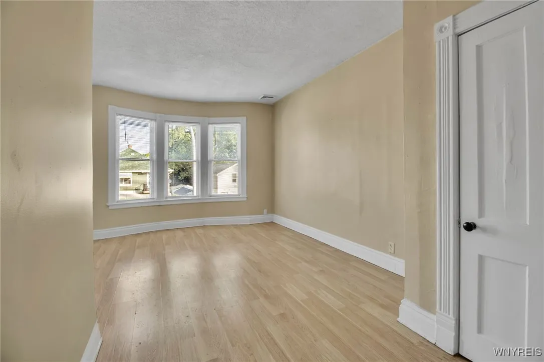 125 Hertel Avenue, Buffalo, New York 14207, Buffalo, New York 14207, 6 Bedrooms Bedrooms, ,4 BathroomsBathrooms,Residential,For Sale,125 Hertel Avenue, Buffalo, New York 14207,0,B1642911