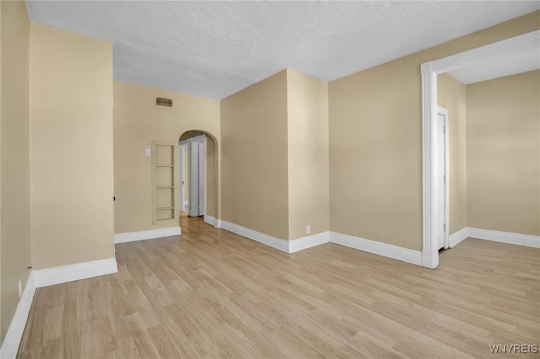 125 Hertel Avenue, Buffalo, New York 14207, Buffalo, New York 14207, 6 Bedrooms Bedrooms, ,4 BathroomsBathrooms,Residential,For Sale,125 Hertel Avenue, Buffalo, New York 14207,0,B1642911