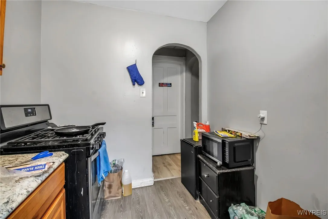 125 Hertel Avenue, Buffalo, New York 14207, Buffalo, New York 14207, 6 Bedrooms Bedrooms, ,4 BathroomsBathrooms,Residential,For Sale,125 Hertel Avenue, Buffalo, New York 14207,0,B1642911