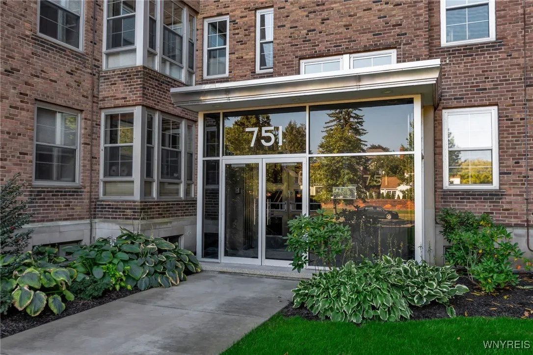 751 West Ferry 5a, Buffalo, New York 14222, Buffalo, New York 14222, 1 Bedroom Bedrooms, 1 Room Rooms,1 BathroomBathrooms,Residential,For Sale,751 West Ferry 5a, Buffalo, New York 14222,0,B1643260