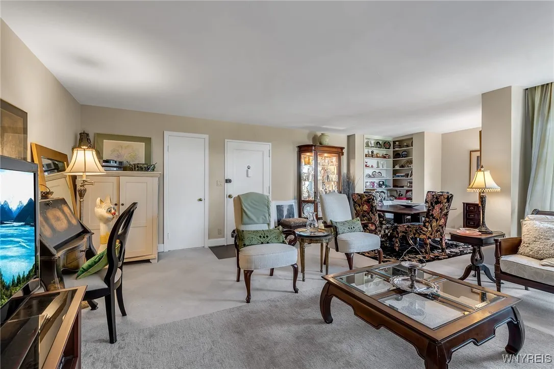 751 West Ferry 5a, Buffalo, New York 14222, Buffalo, New York 14222, 1 Bedroom Bedrooms, 1 Room Rooms,1 BathroomBathrooms,Residential,For Sale,751 West Ferry 5a, Buffalo, New York 14222,0,B1643260