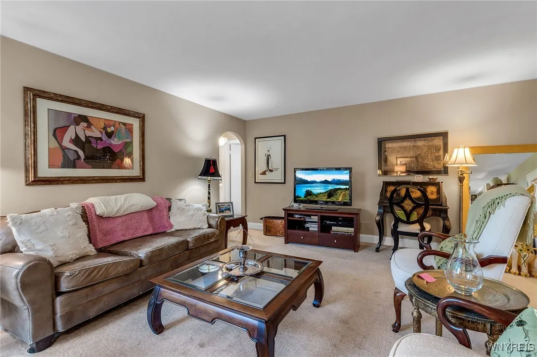 751 West Ferry 5a, Buffalo, New York 14222, Buffalo, New York 14222, 1 Bedroom Bedrooms, 1 Room Rooms,1 BathroomBathrooms,Residential,For Sale,751 West Ferry 5a, Buffalo, New York 14222,0,B1643260