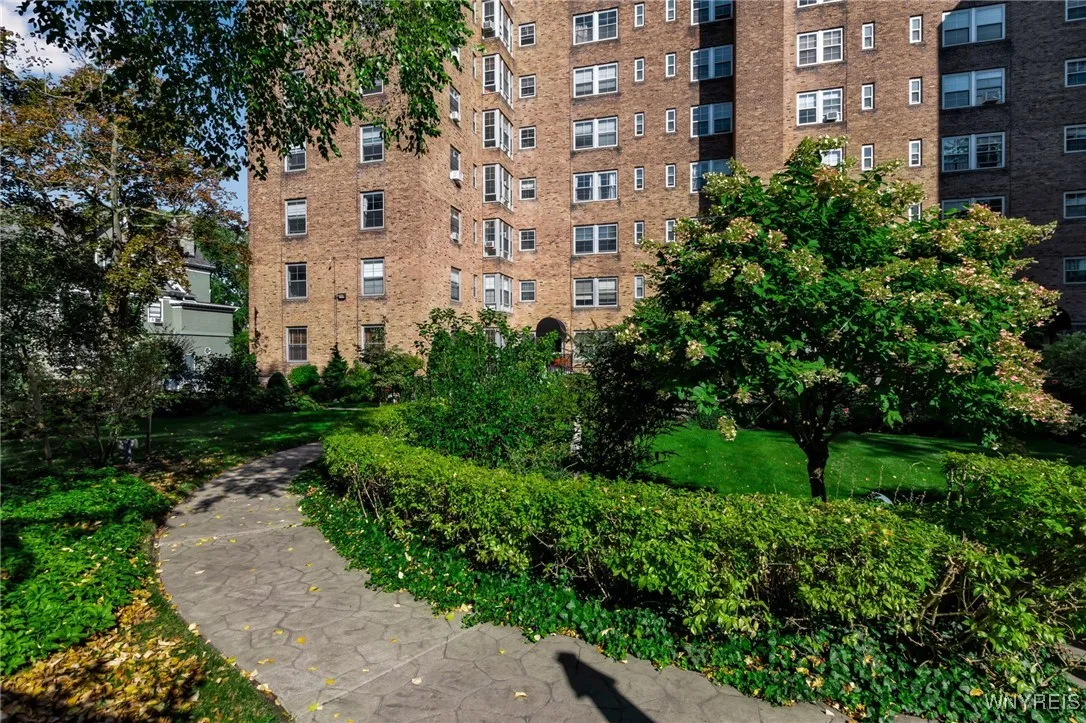 751 West Ferry 5a, Buffalo, New York 14222, Buffalo, New York 14222, 1 Bedroom Bedrooms, 1 Room Rooms,1 BathroomBathrooms,Residential,For Sale,751 West Ferry 5a, Buffalo, New York 14222,0,B1643260
