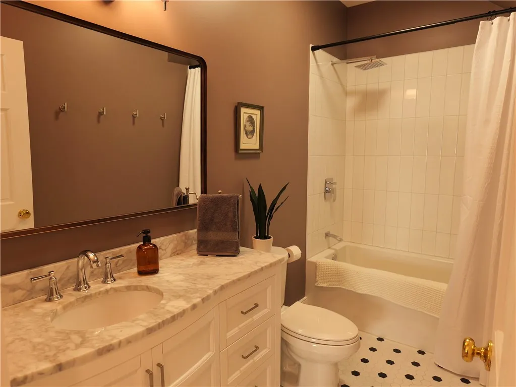 5 Bevins Road, Oneonta, New York 13820, Oneonta, New York 13820, 3 Bedrooms Bedrooms, 6 Rooms Rooms,2 BathroomsBathrooms,Residential Lease,For Rent,5 Bevins Road, Oneonta, New York 13820,0,R1642292