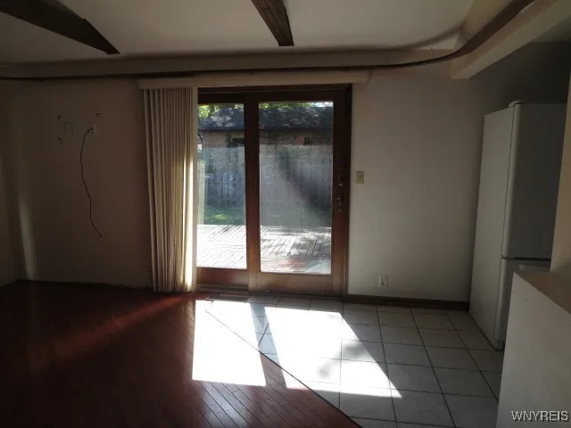 Custom sliding door to deck & pool & fenced yard!