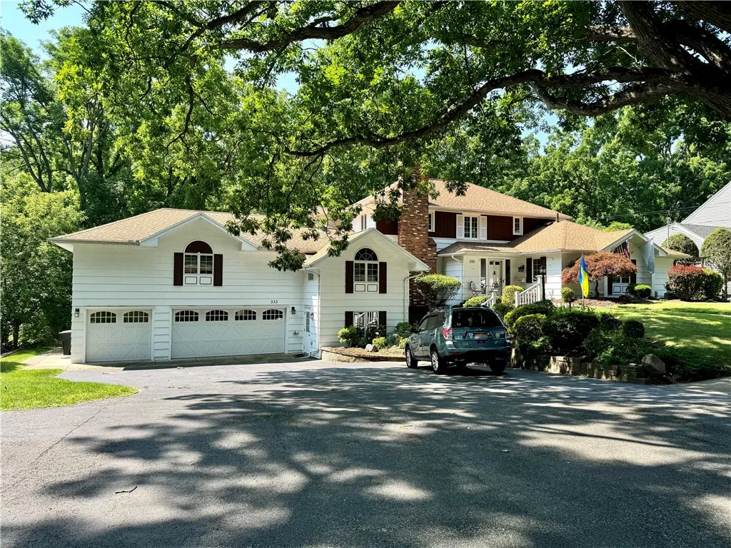 333 Colebrook Drive, Irondequoit, New York 14617, Irondequoit, New York 14617, 1 Bedroom Bedrooms, 2 Rooms Rooms,1 BathroomBathrooms,Residential Lease,Closed,333 Colebrook Drive, Irondequoit, New York 14617,0,R1641440