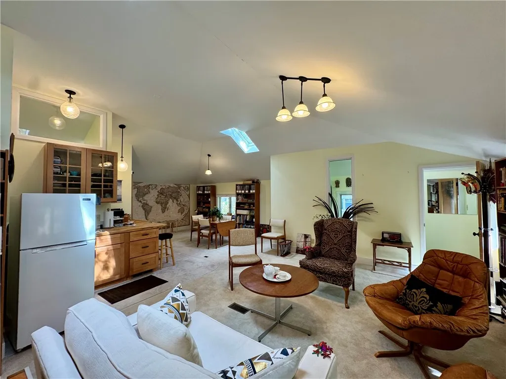 333 Colebrook Drive, Irondequoit, New York 14617, Irondequoit, New York 14617, 1 Bedroom Bedrooms, 2 Rooms Rooms,1 BathroomBathrooms,Residential Lease,Closed,333 Colebrook Drive, Irondequoit, New York 14617,0,R1641440